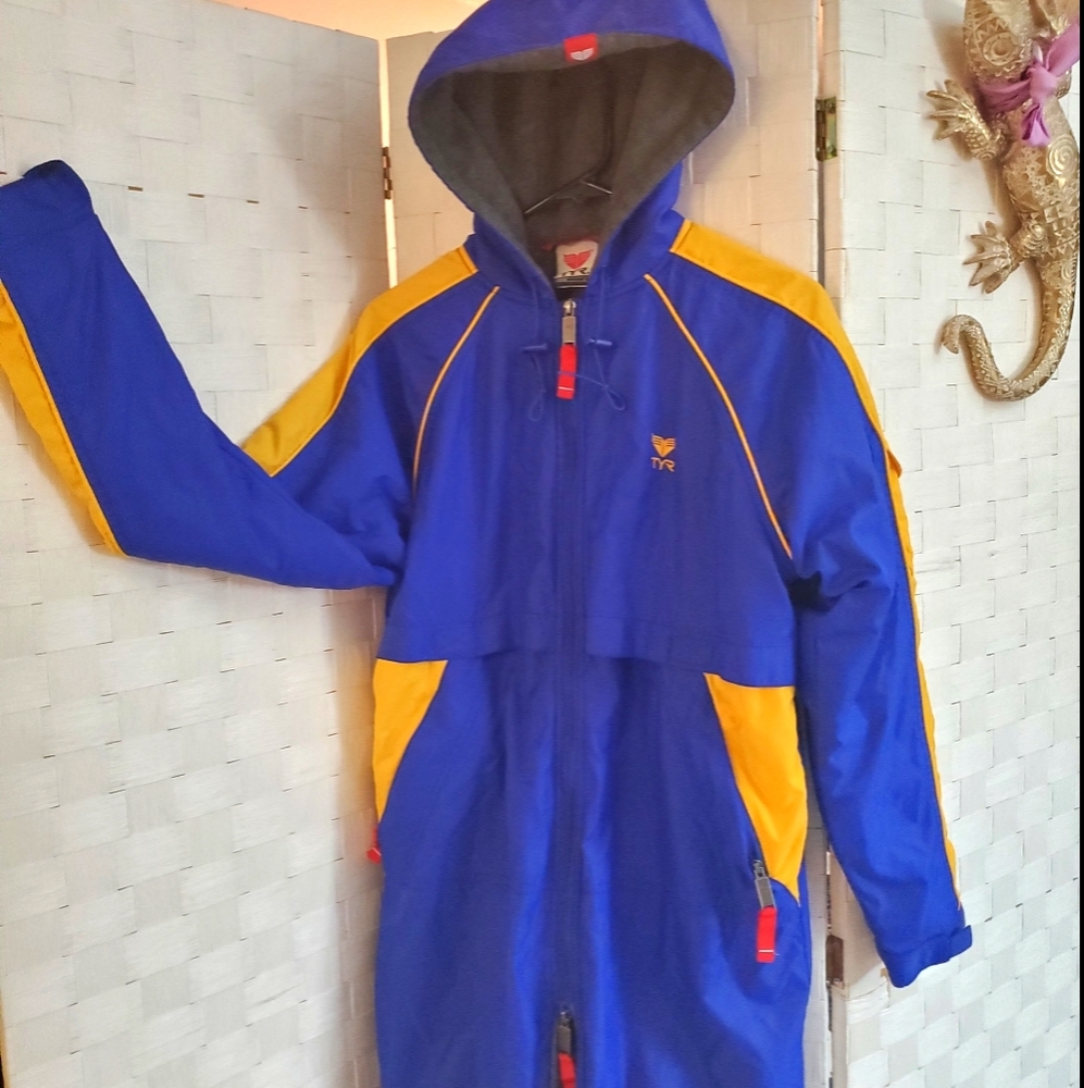 TYR youth L swim jacket/parka